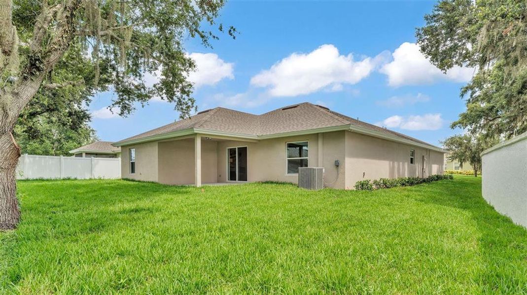 Front exterior of a new home in , Bartow, FL, highlighting curb appeal (Image 24).