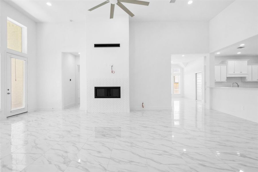 Spacious, unfurnished interior of a new home in Audubon Park 70', Magnolia (Image 27).