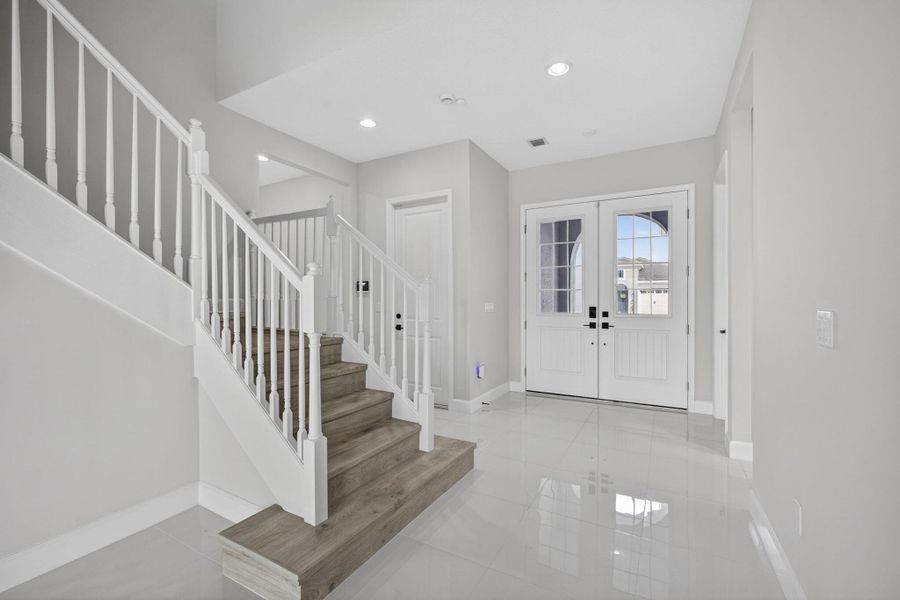 Spacious, unfurnished interior of a new home in , Westlake (Image 40).