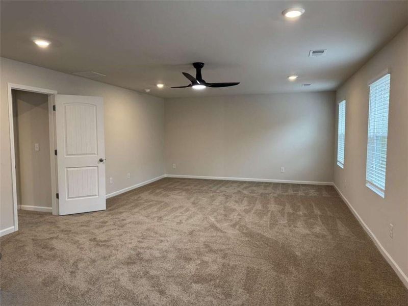 Spacious, unfurnished interior of a new home in Southern Hills, McDonough (Image 26).