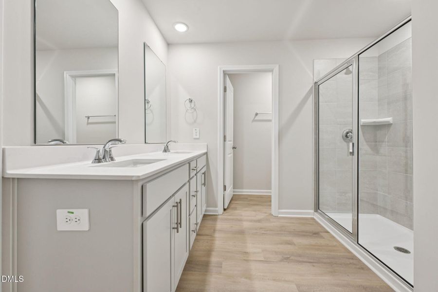 28-web-or-mls-Raleigh - Oak Manor - 608