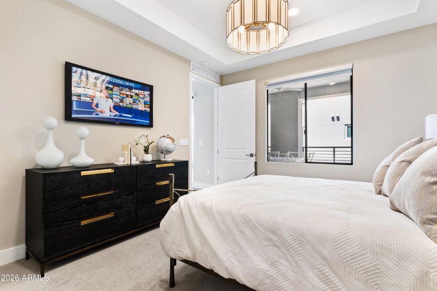 TheLuxeValentino5mb-00536