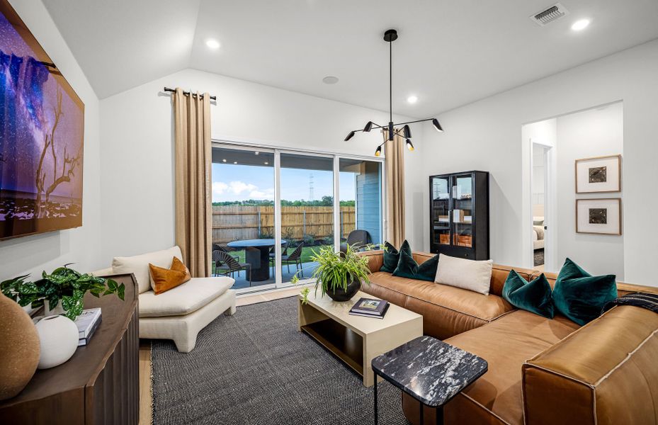 Representative furnished interior of a home built from the Doucette by Pulte Homes in Kuempel Farms, Pflugerville (Image 10).