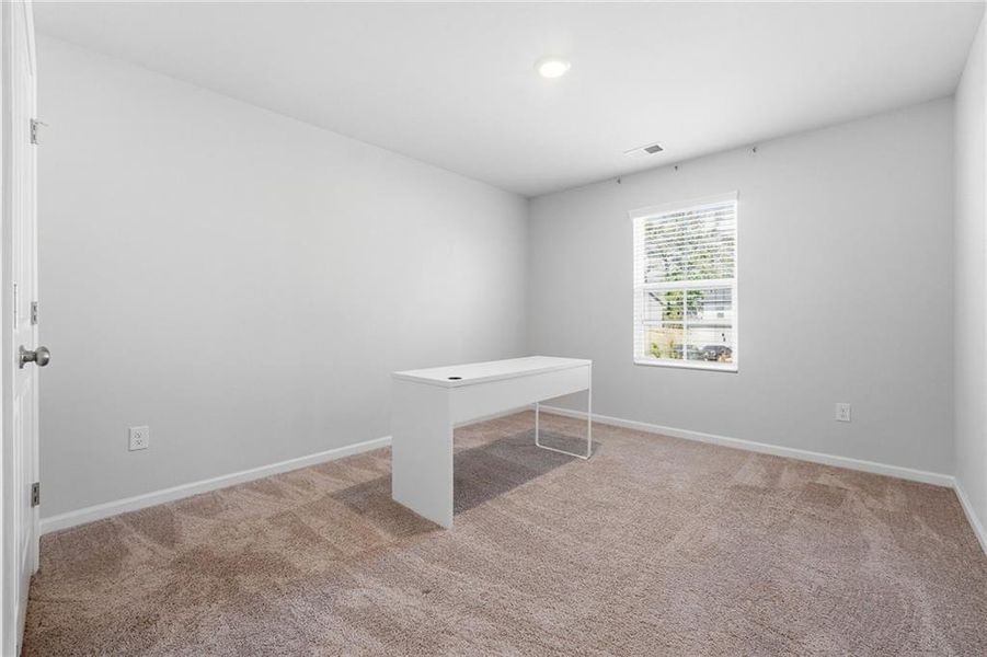 Spacious, unfurnished interior of a new home in Alcovy Trace, Lawrenceville (Image 15).