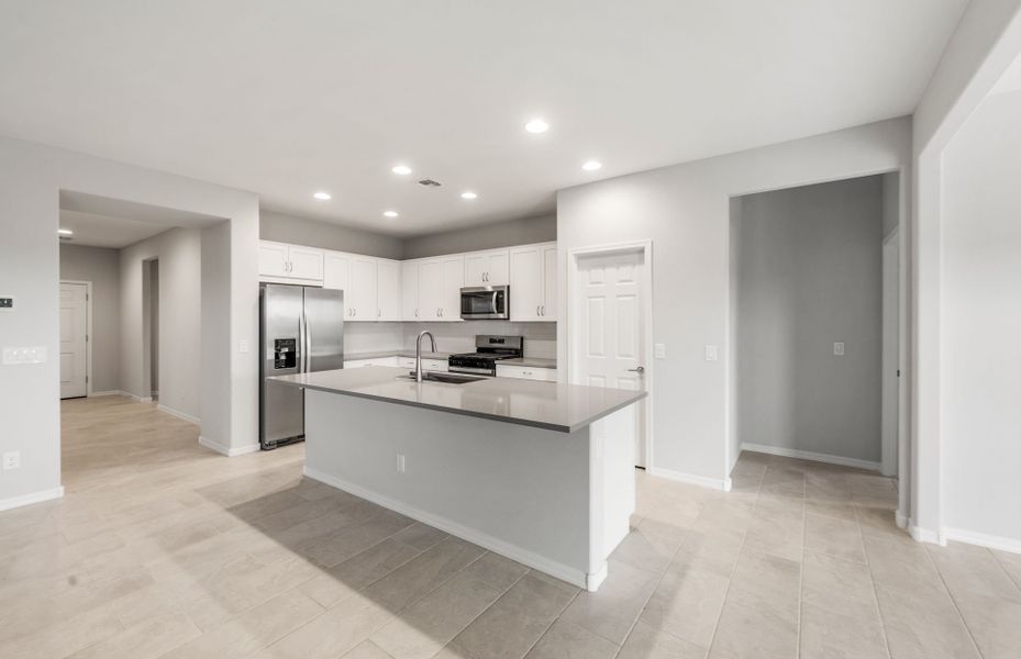 Furnished interior view inside a new home in El Cidro, Goodyear (Image 8).