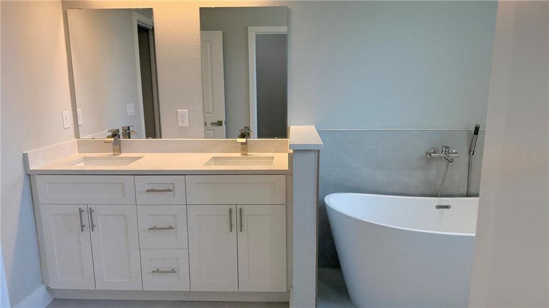 Furnished interior view inside a new home in , Ocala (Image 8).