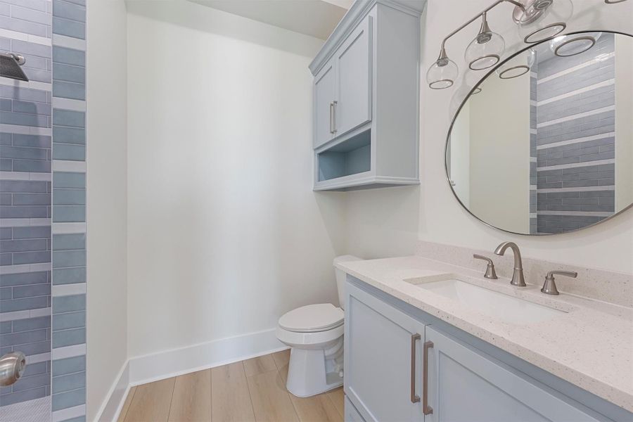 Furnished interior view inside a new home in , Galveston (Image 33).