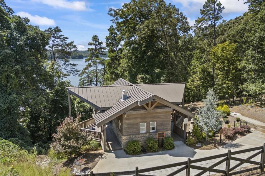 Image 46 of a home in The Cottages Of Lake Lanier.