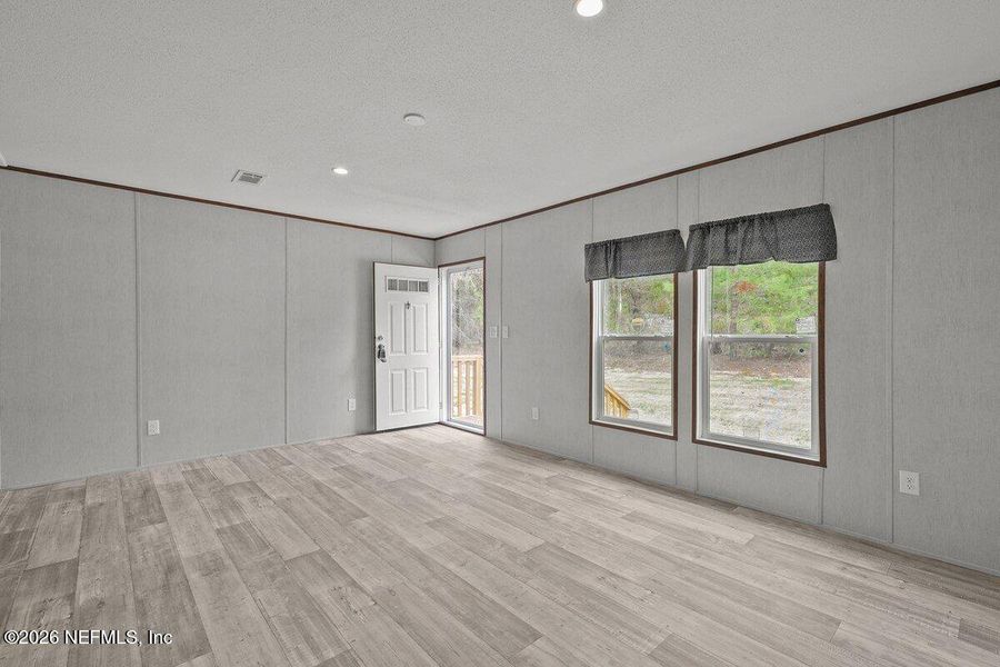 Spacious, unfurnished interior of a new home in , Hawthorne (Image 12).