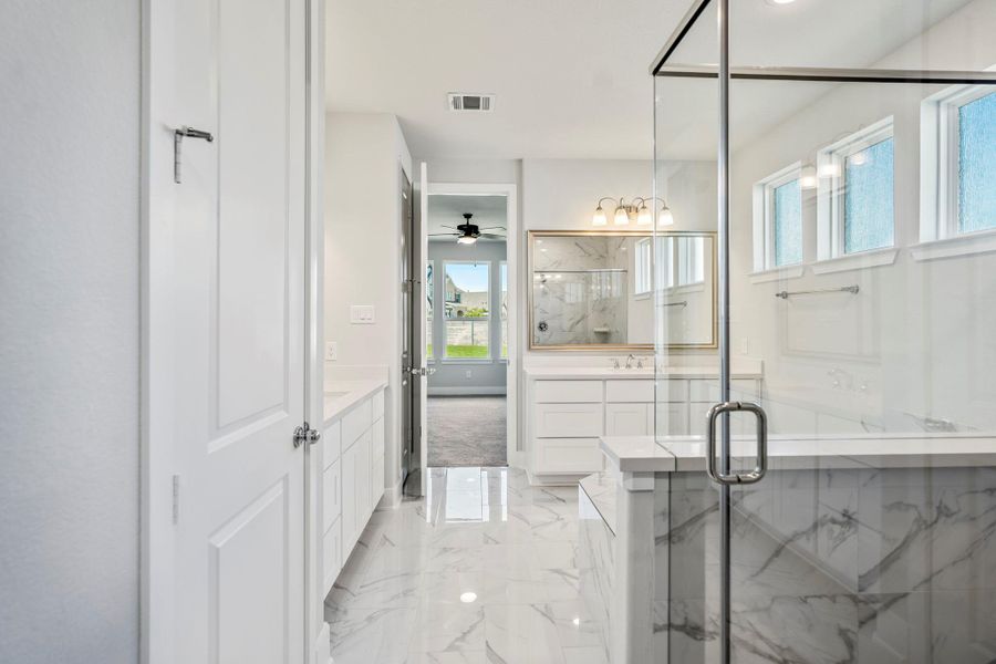 Furnished interior view inside a new home in ARTAVIA 55' Lots, Conroe (Image 16). Furnished interior view inside a new home in ARTAVIA 55' Lots, Conroe (Image 16).