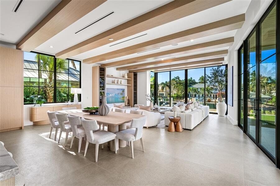 dash_DINING_ROOM_ANGLE_RIGHT dash_DINING_ROOM_ANGLE_RIGHT