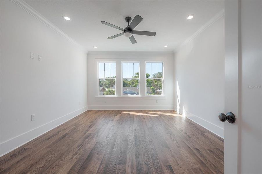Spacious, unfurnished interior of a new home in , Tampa (Image 32).