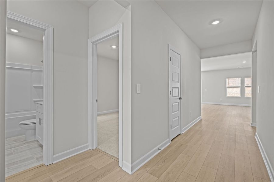 Spacious, unfurnished interior of a new home in Creek Ridge - Signature Collection, Spartanburg (Image 10). Spacious, unfurnished interior of a new home in Creek Ridge - Signature Collection, Spartanburg (Image 10).