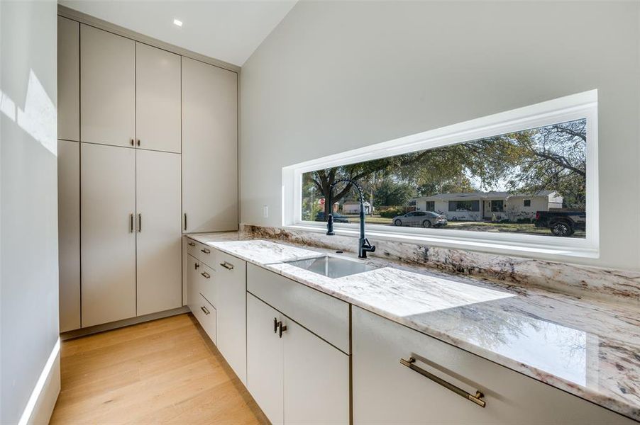 Furnished interior view inside a new home in , Dallas (Image 14).