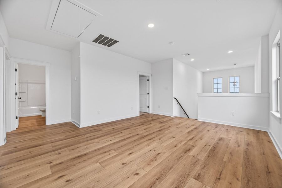 Spacious, unfurnished interior of a new home in Mostyn Springs, Magnolia (Image 30).