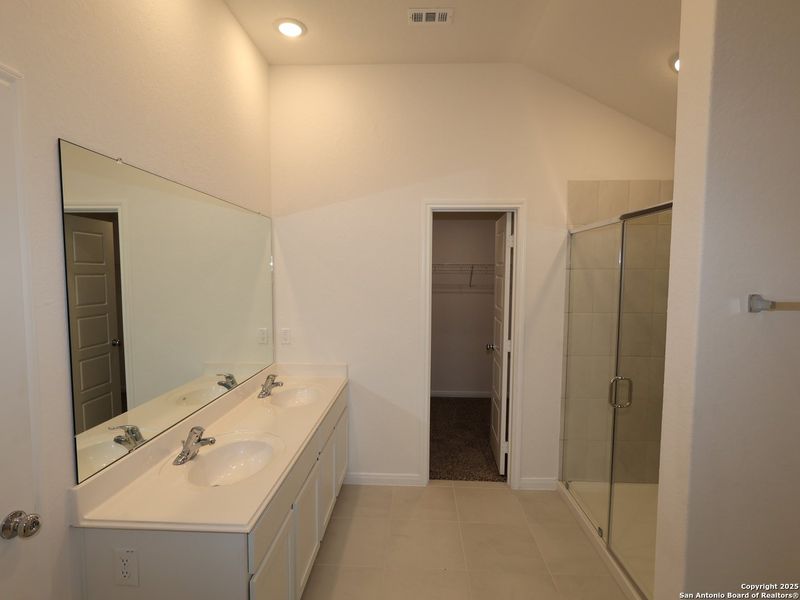 Furnished interior view inside a new home in Greenspoint Heights, Seguin (Image 14).