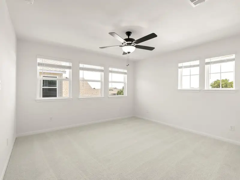 Spacious, unfurnished interior of a new home in Orchard Ridge, Liberty Hill (Image 26).