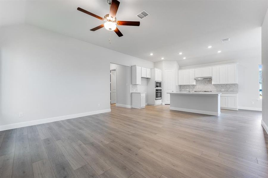 Virtually Staged Photo of 1112 Wheatgrass Mews ~ Ready Now! Virtually Staged Photo of 1112 Wheatgrass Mews ~ Ready Now!