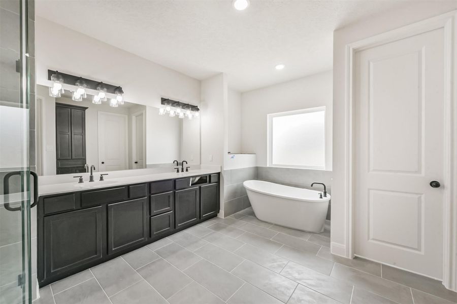 Furnished interior view inside a new home in , Baytown (Image 8).