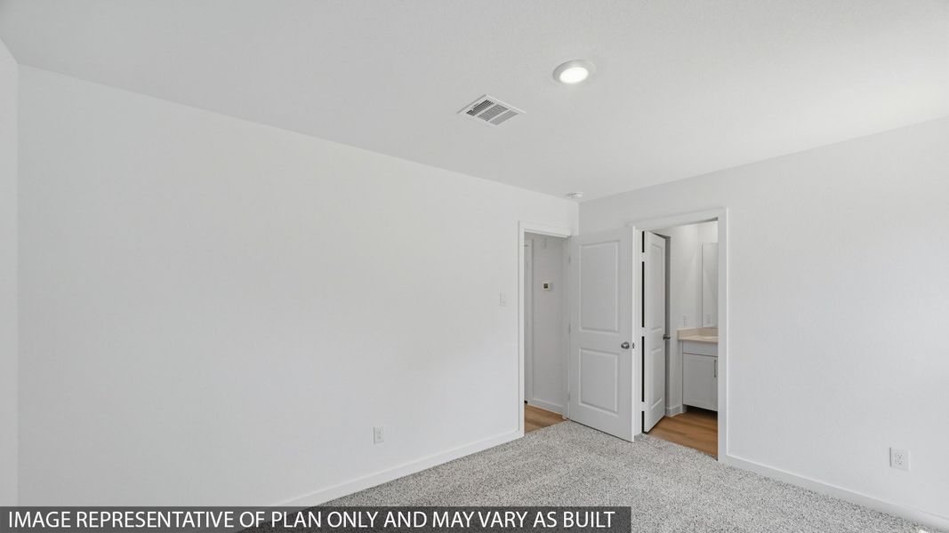 Spacious, unfurnished interior of a new home in Baron Village, Conroe (Image 15).