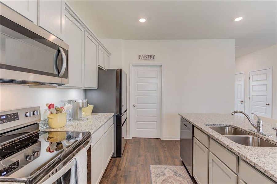 Furnished interior view inside a new home in Twin Lakes, Hoschton (Image 11).