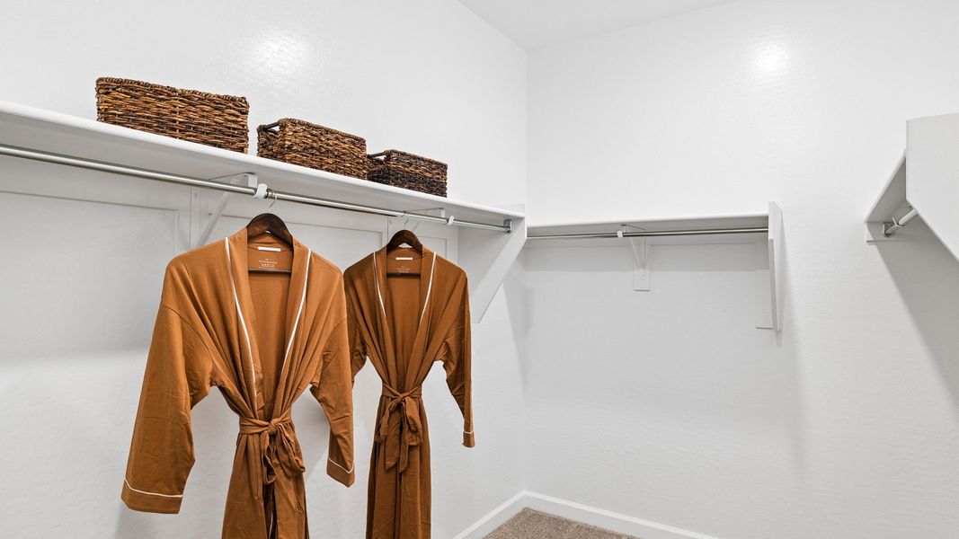 Representative interior finishes for a home built from the Dune by D.R. Horton in Westpark, Buckeye (Image 23).