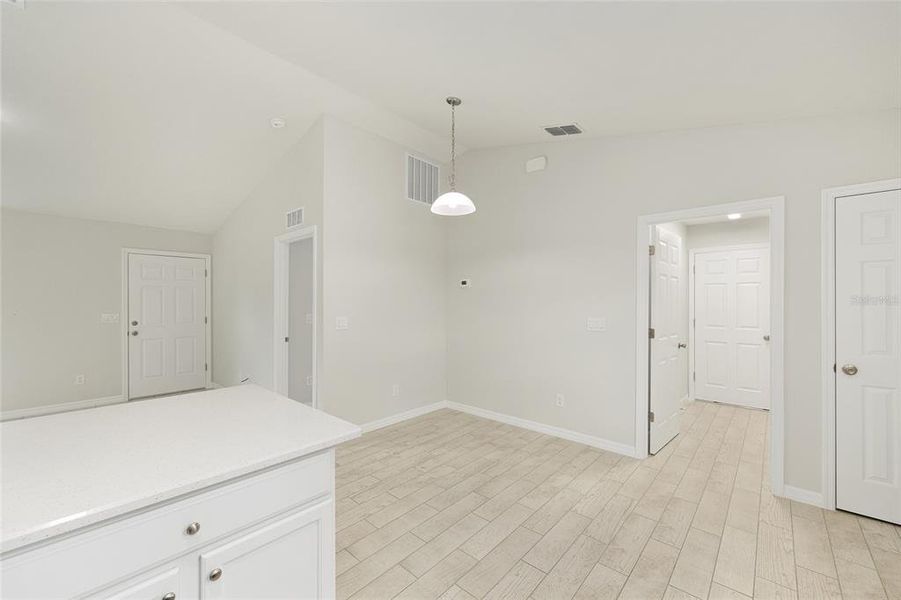Spacious, unfurnished interior of a new home in , Ocala (Image 27).