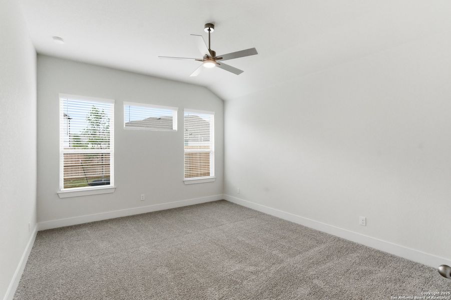 Spacious, unfurnished interior of a new home in Alsatian Oaks, Castroville (Image 34).