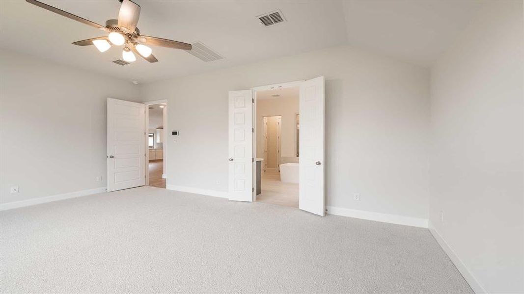 Spacious, unfurnished interior of a new home in Walsh Ranch 55', Fort Worth (Image 15).