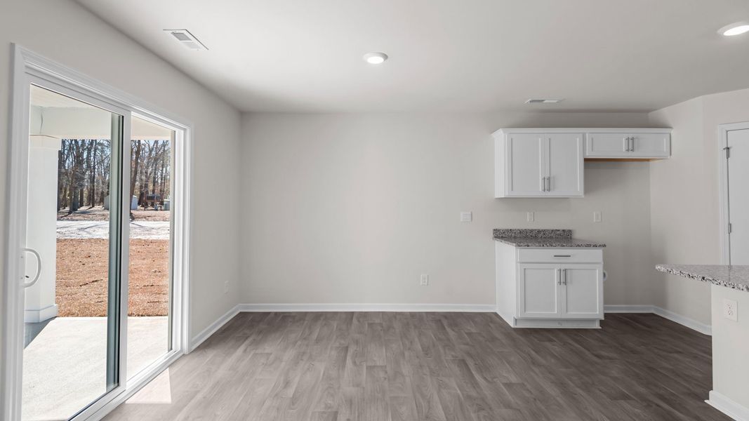 Spacious, unfurnished interior of a new home in Blair Ridge, La Grange (Image 22).