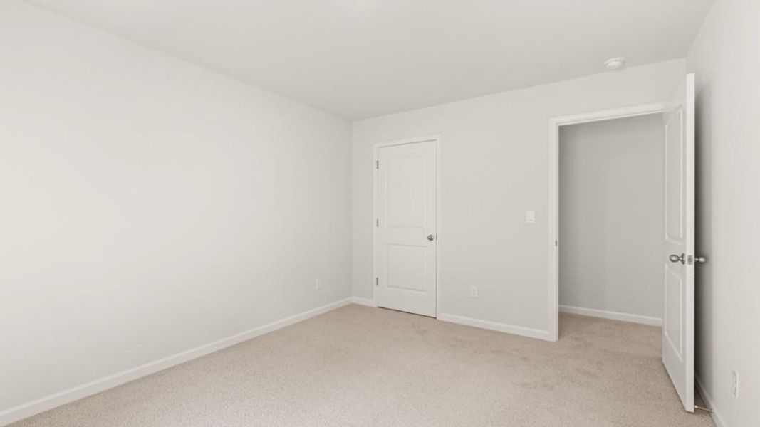 Spacious, unfurnished interior of a new home in Fairhaven, Lithia Springs (Image 18).