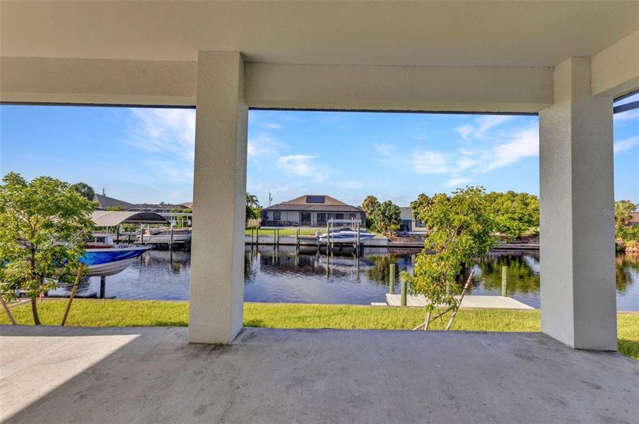 Exterior details and patio area of a home in , Port Charlotte (Image 4).