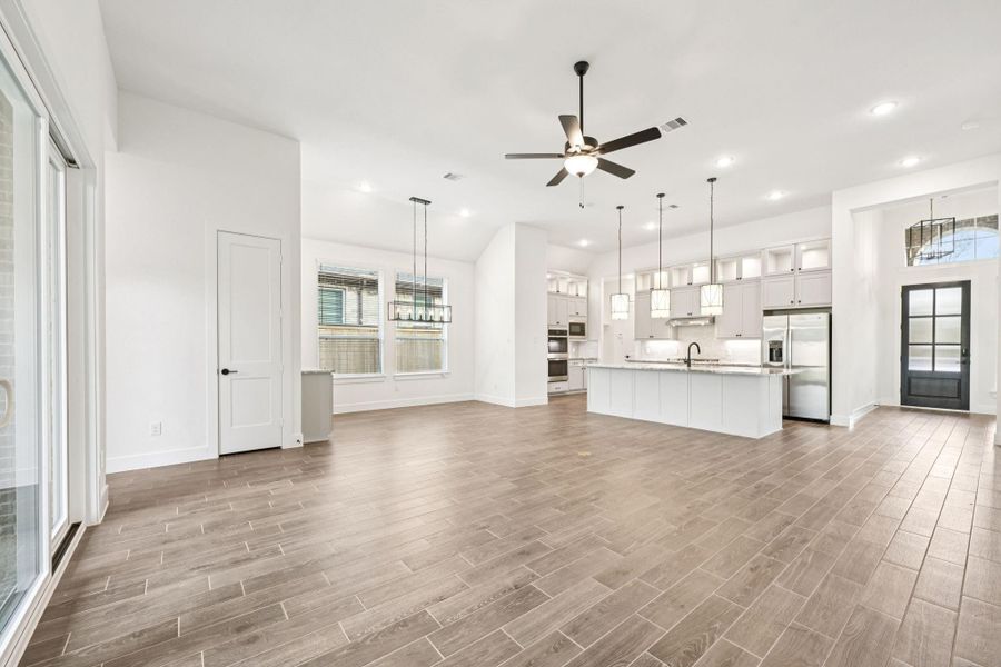 Spacious, unfurnished interior of a new home in Kresston, Montgomery (Image 33).