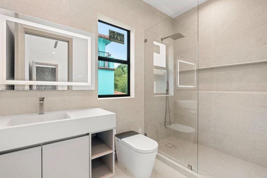 Furnished interior view inside a new home in , Fort Lauderdale (Image 29).