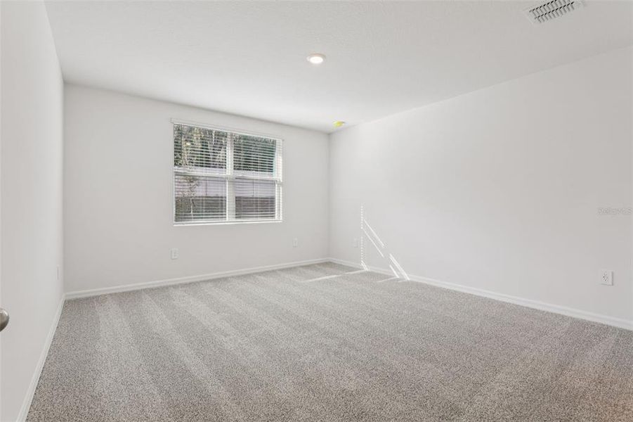 Spacious, unfurnished interior of a new home in Deer Run at Crosswinds, Davenport (Image 32). Spacious, unfurnished interior of a new home in Deer Run at Crosswinds, Davenport (Image 32).