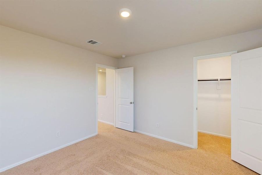 Spacious, unfurnished interior of a new home in Mobberly Farms, Pilot Point (Image 16).
