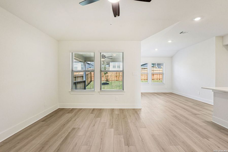 Spacious, unfurnished interior of a new home in Lark Canyon, New Braunfels (Image 36).
