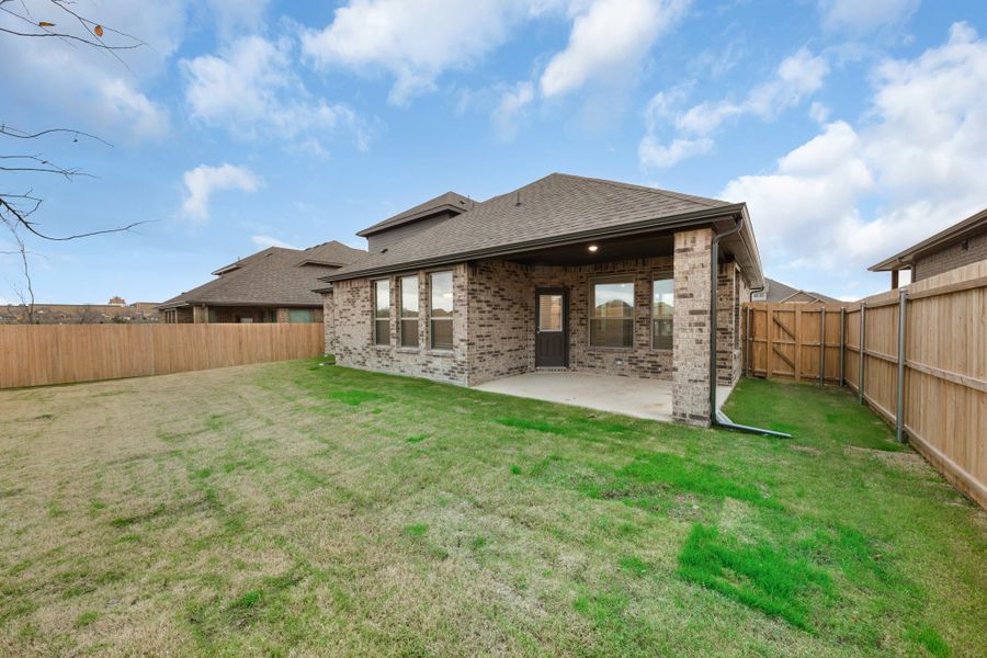 Exterior details and patio area of a home in Summerwood, Red Oak (Image 4).