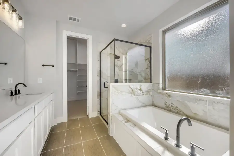 106 Alamito - Primary Bathroom