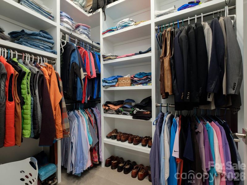 Walk-in closet in guest room 2