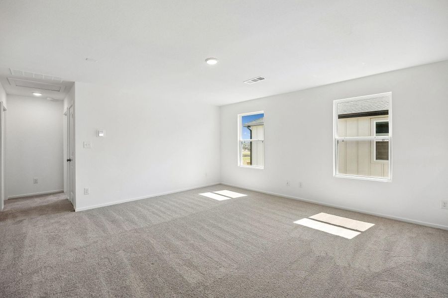 Spacious, unfurnished interior of a new home in Montgomery Bend, Montgomery (Image 30).