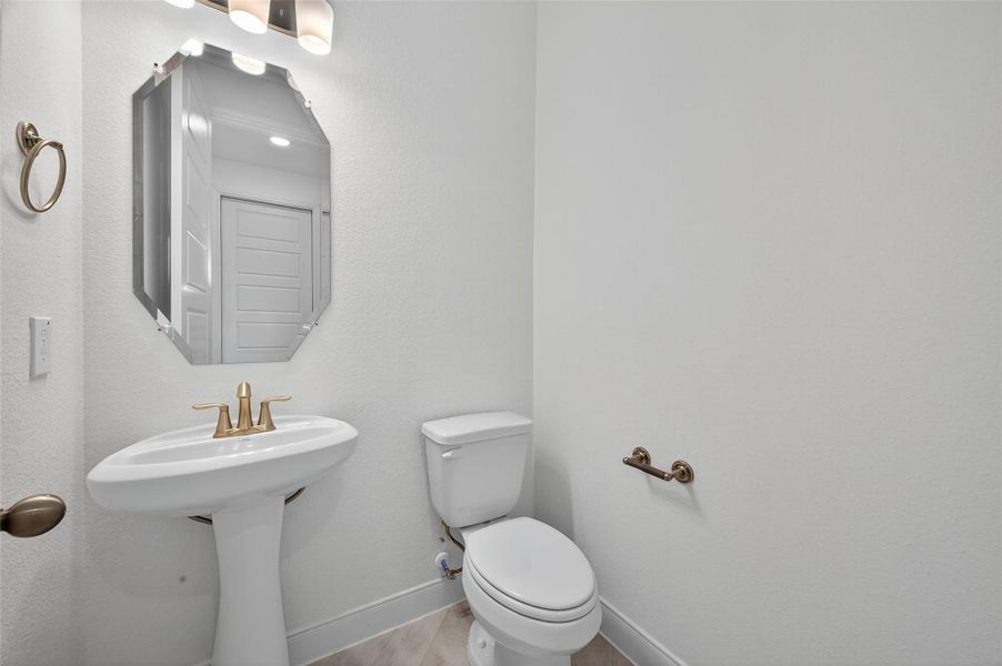 Furnished interior view inside a new home in Lago Mar, Texas City (Image 12).