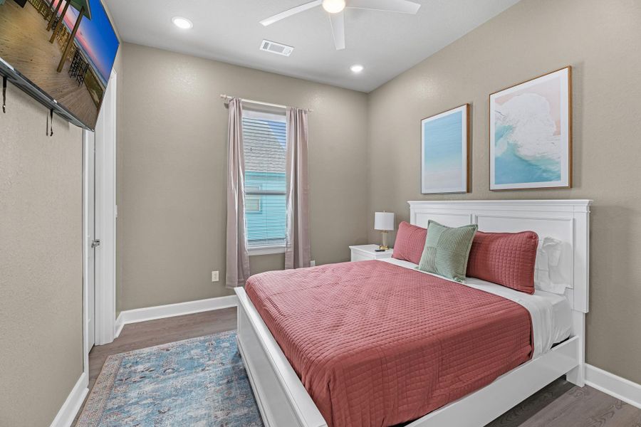 Furnished interior view inside a new home in , Freeport (Image 27).