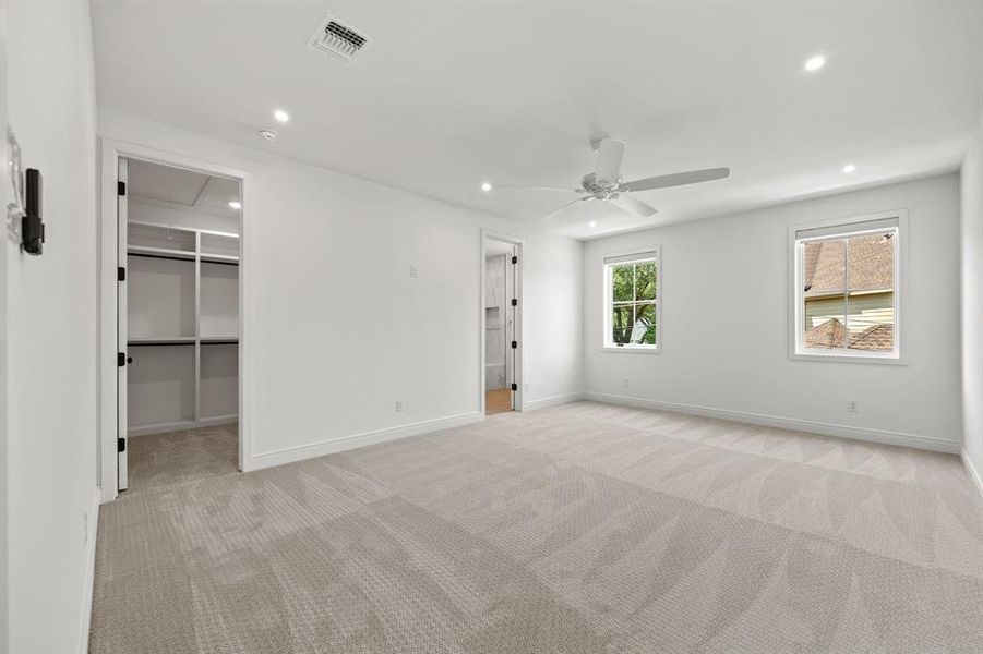 Spacious, unfurnished interior of a new home in , Dallas (Image 20). Spacious, unfurnished interior of a new home in , Dallas (Image 20).