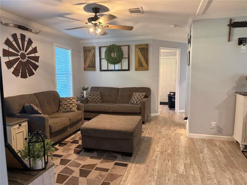 Furnished interior view inside a new home in , Plant City (Image 11).