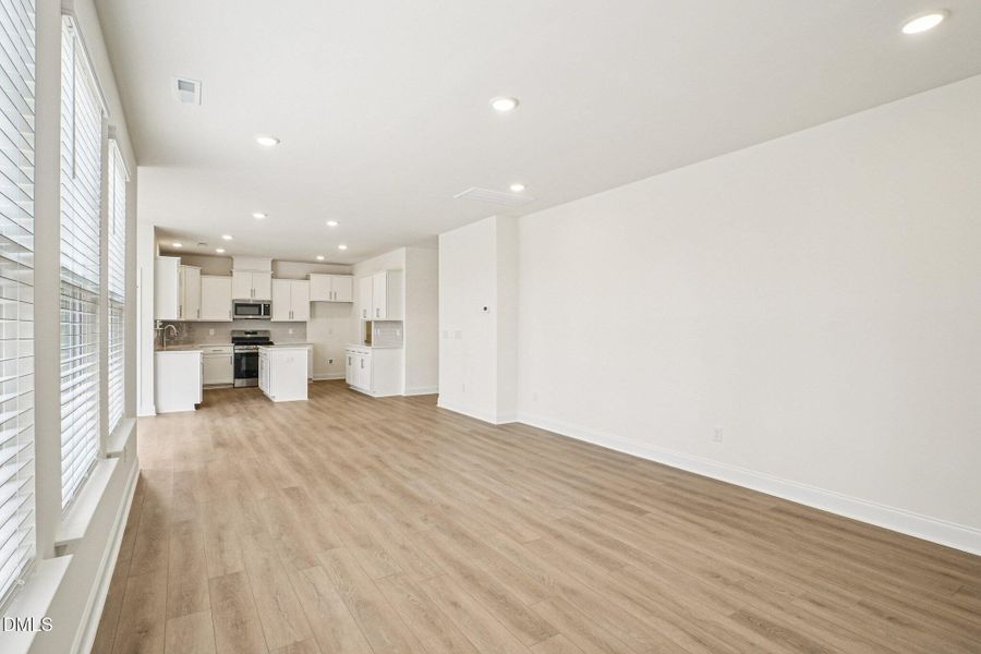 6-web-or-mls-Sugar Pne Dr-S0602-006