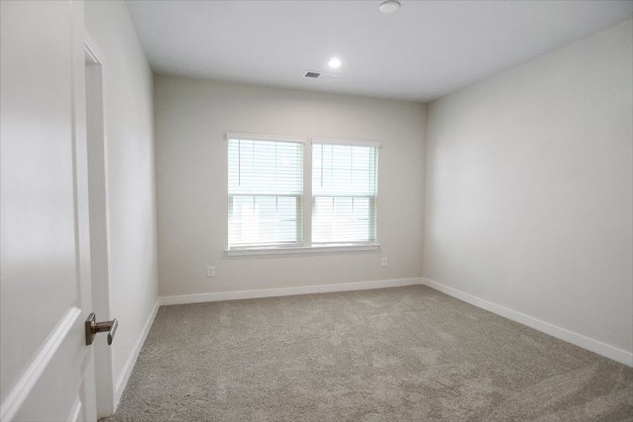 Spacious, unfurnished interior of a new home in Linden Park, Moore (Image 17).
