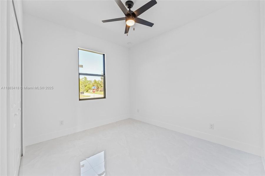 Spacious, unfurnished interior of a new home in , Lehigh Acres (Image 11).