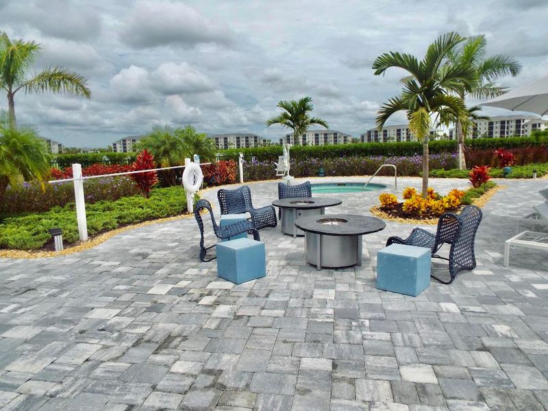 Fire-pits Lounge Area