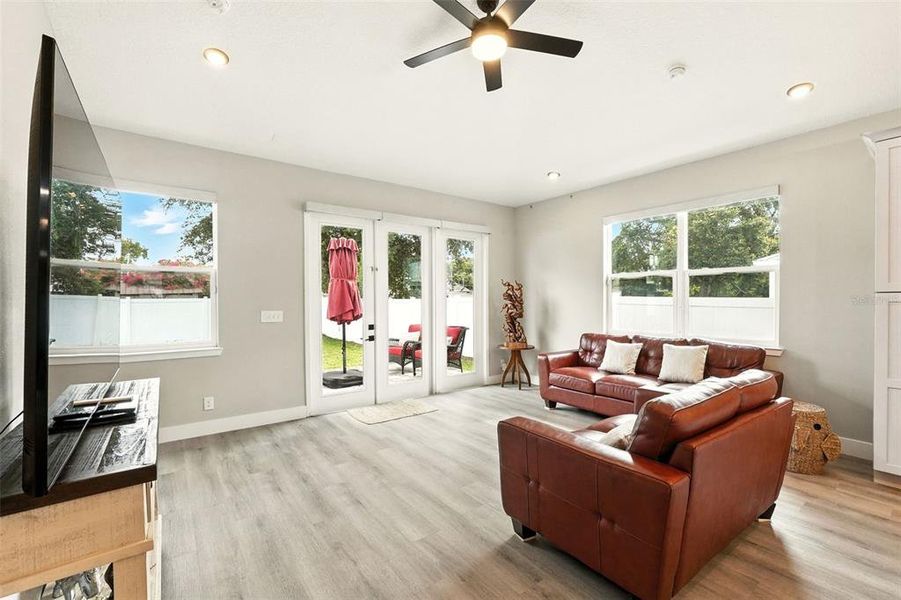Furnished interior view inside a new home in , Orlando (Image 28).